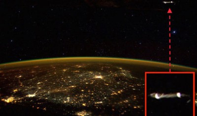 Astronaut Scott Kelly's photo of a UFO